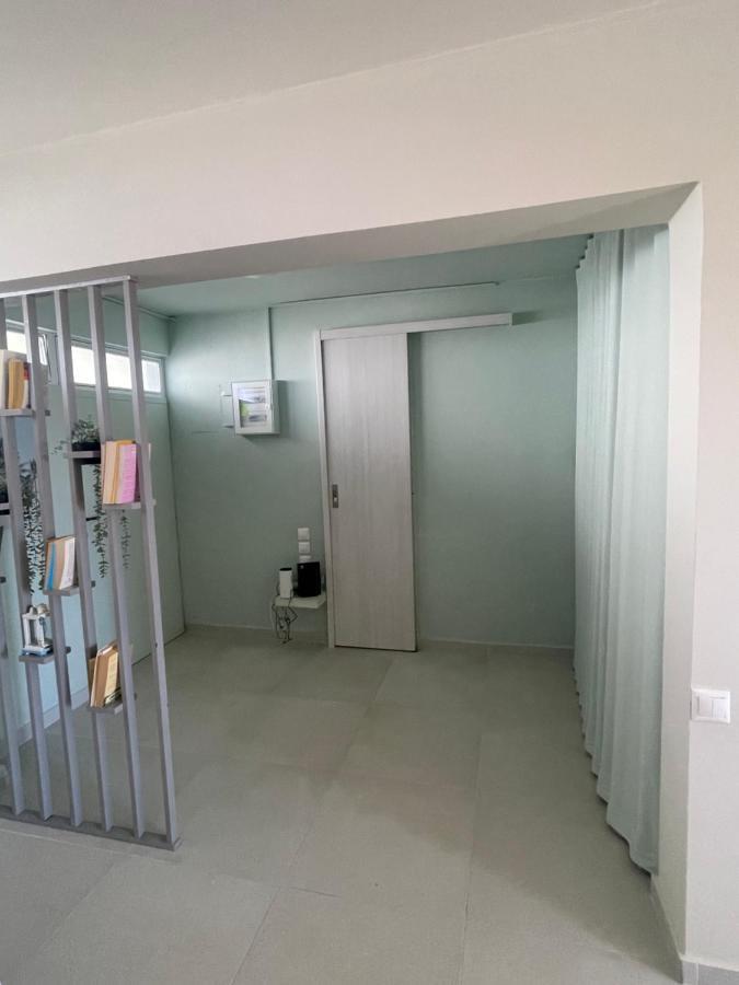 Sophia'S Apartment Saronida Екстериор снимка