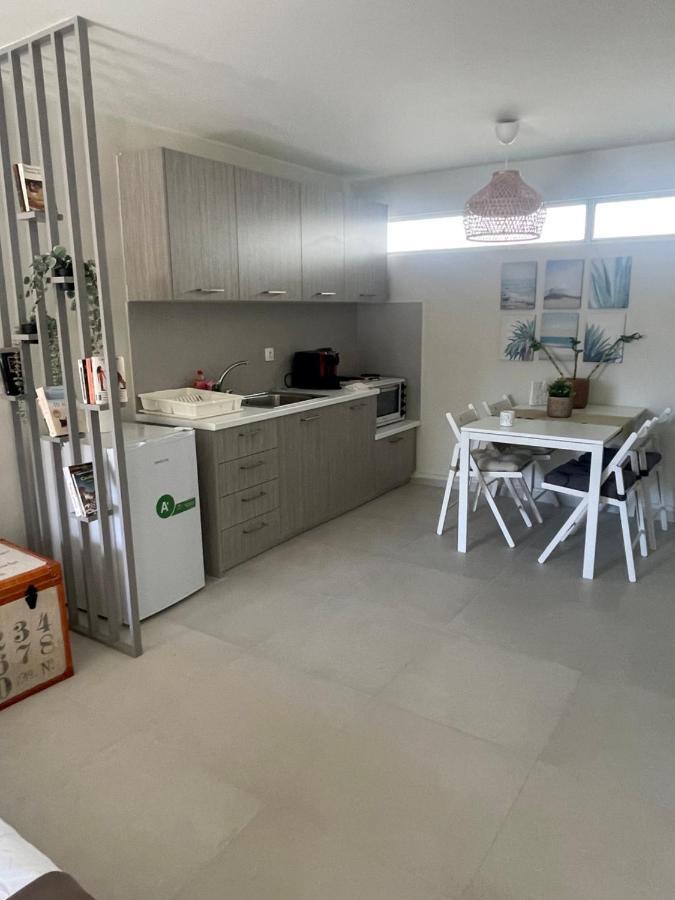 Sophia'S Apartment Saronida Екстериор снимка